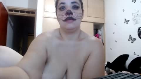 Snapshot of ladydeathz chatting on January 7, 7:31 am ladydeathz online show from January 7, 7:31 am