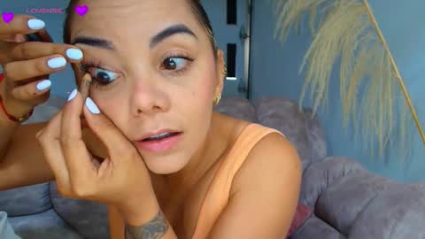 Snapshot of ladydi069 chatting on October 20, 6:41 pm Hello im lady nice to meet you online show from October 20, 6:41 pm