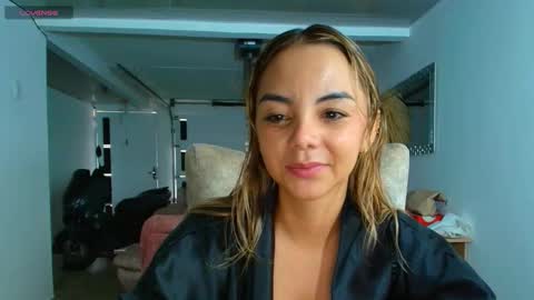 Snapshot of ladydi069 chatting on October 22, 8:30 pm Hello im lady nice to meet you online show from October 22, 8:30 pm