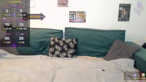 Snapshot of ladydrammer chatting on December 2, 7:31 pm LadyDrummer online show from December 2, 7:31 pm