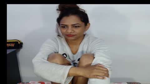 lady online show from December 14, 5:40 pm