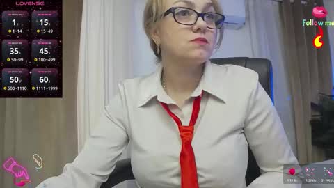  Lady Jeen    Back on Sunday 8th of December online show from November 17, 6:52 am