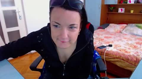 Snapshot of ladylhoty chatting on July 17, 9:49 am LadyLHoty online show from July 17, 9:49 am