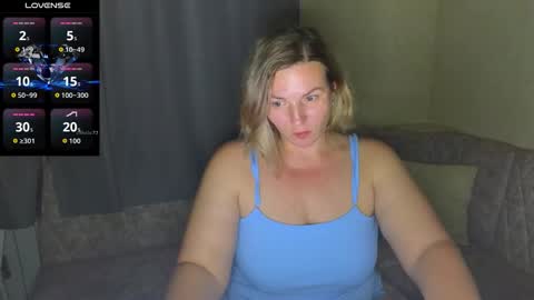 ladylucky_ online show from October 16, 4:52 pm