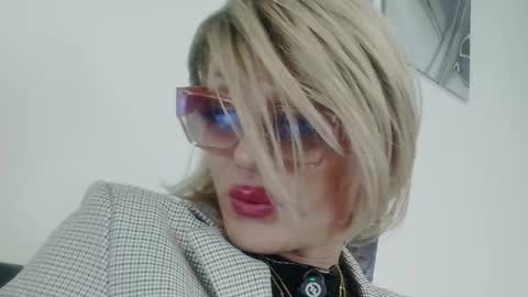 Snapshot of ladyoxana chatting on May 5, 1:13 am Oxana online show from May 5, 1:13 am
