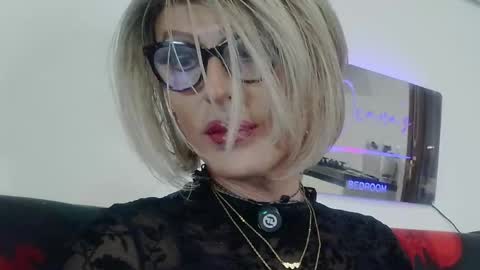 Snapshot of ladyoxana chatting on May 7, 12:49 am Oxana online show from May 7, 12:49 am