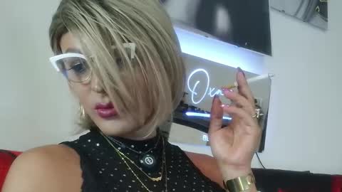Snapshot of ladyoxana chatting on May 26, 1:01 am Oxana online show from May 26, 1:01 am