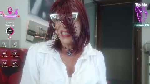 Snapshot of ladyoxana chatting on June 20, 11:29 pm Oxana online show from June 20, 11:29 pm