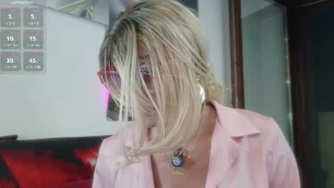 Snapshot of ladyoxana chatting on July 5, 12:17 am Oxana online show from July 5, 12:17 am