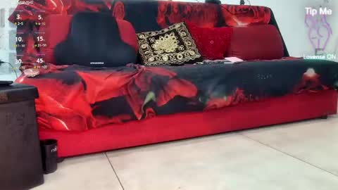 Snapshot of ladyoxana chatting on July 16, 1:33 am Oxana online show from July 16, 1:33 am