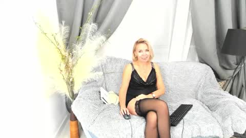 ladysexyx online show from October 21, 2:40 pm