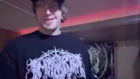 Snapshot of ladysoaker420 chatting on February 19, 12:03 am ladysoaker420 online show from February 19, 12:03 am