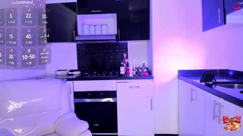 Lady  online show from December 24, 5:55 pm