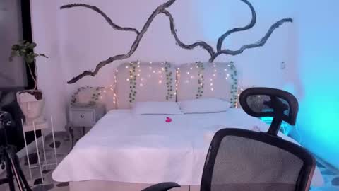 Lady  online show from September 16, 5:08 am