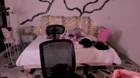 Lady  online show from September 17, 4:58 am