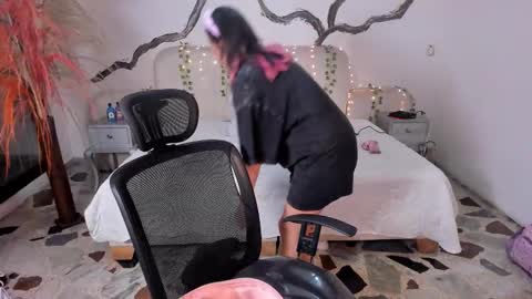 Lady  online show from October 1, 5:13 am