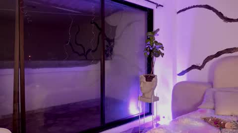 Lady  online show from December 1, 5:45 am