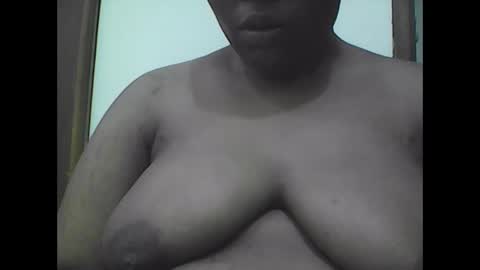 Snapshot of ladyviviana2 chatting on November 17, 9:48 am Vivy online show from November 17, 9:48 am