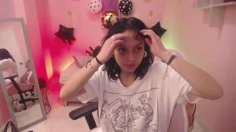 Ladywawy  online show from October 18, 1:45 pm