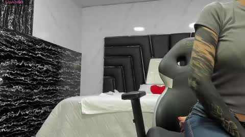 Snapshot of ladyy_scarlett chatting on May 5, 2:30 am Ladyy Scarlett online show from May 5, 2:30 am