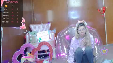 Skinnygirl online show from March 15, 11:00 pm