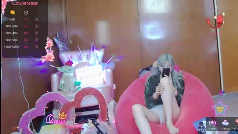 Snapshot of laflakita21 chatting on May 15, 11:01 pm Skinnygirl online show from May 15, 11:01 pm