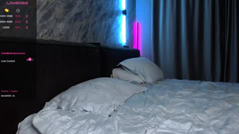 Snapshot of laflamebella chatting on February 6, 8:02 pm Bella online show from February 6, 8:02 pm