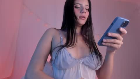 Snapshot of lahianblue chatting on March 31, 8:26 am laura online show from March 31, 8:26 am