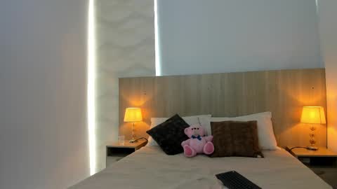 Snapshot of laia_cruz chatting on October 30, 7:14 pm Laia Cruz online show from October 30, 7:14 pm