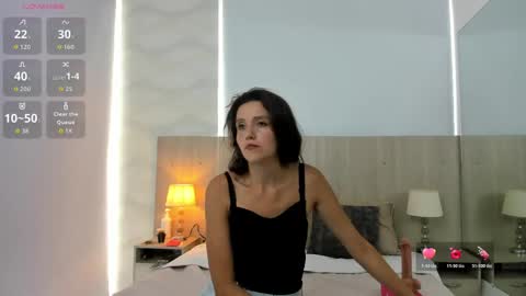 Laia Cruz online show from April 26, 7:33 pm