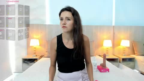 Snapshot of laia_cruz chatting on May 27, 7:22 pm Laia Cruz online show from May 27, 7:22 pm