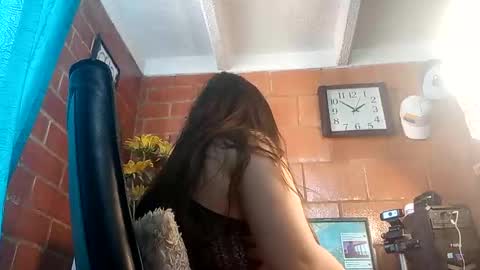 Snapshot of laia_hadid chatting on November 17, 6:46 pm laia_hadid online show from November 17, 6:46 pm