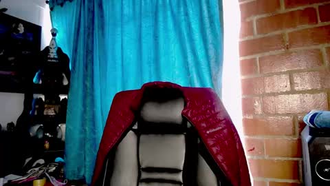 Snapshot of laia_hadid chatting on March 24, 8:47 pm laia_hadid online show from March 24, 8:47 pm