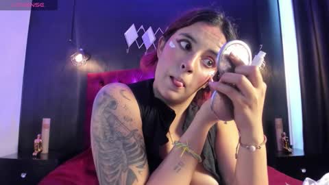 Laia  online show from October 31, 12:50 pm