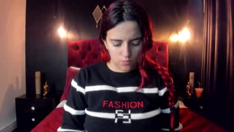 Snapshot of laia_jonees chatting on February 7, 11:47 am Laia online show from February 7, 11:47 am