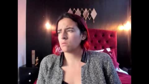 Snapshot of laia_jonees chatting on February 10, 11:47 am Laia online show from February 10, 11:47 am