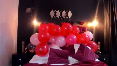 Snapshot of laia_jonees chatting on February 12, 11:49 am Laia online show from February 12, 11:49 am