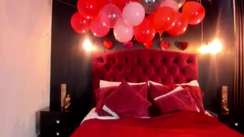 Snapshot of laia_jonees chatting on February 18, 11:50 am Laia online show from February 18, 11:50 am