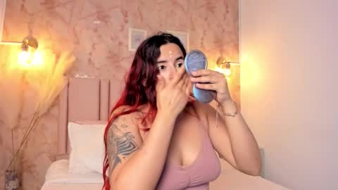 Snapshot of laia_jonees chatting on March 22, 11:57 am Laia online show from March 22, 11:57 am