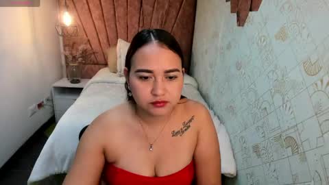 laia taylor online show from April 29, 11:36 am