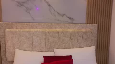 laiamilf online show from January 29, 9:17 pm