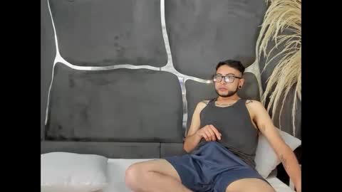 lailaandoliver online show from December 16, 1:16 pm