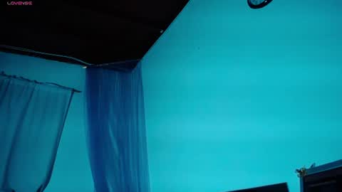 Snapshot of lailamayers chatting on July 30, 4:33 am Laila online show from July 30, 4:33 am