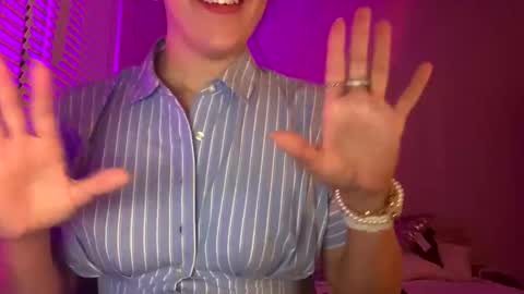 Lainey online show from March 29, 2:33 am