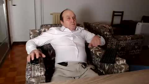 Snapshot of lajose52 chatting on January 5, 3:13 pm lajose52 online show from January 5, 3:13 pm