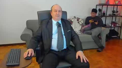 Snapshot of lajose52 chatting on November 9, 3:21 pm lajose52 online show from November 9, 3:21 pm