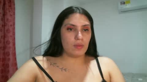 laura gomez online show from December 6, 6:15 am