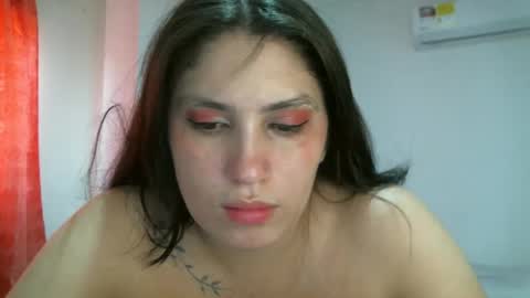 laura gomez online show from December 6, 5:11 pm