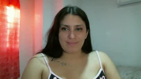 laura gomez online show from December 9, 9:48 pm
