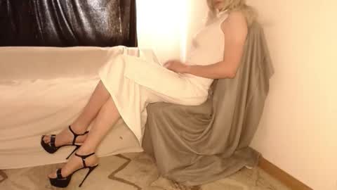 Snapshot of lala_my chatting on March 10, 5:34 am LalaMy online show from March 10, 5:34 am